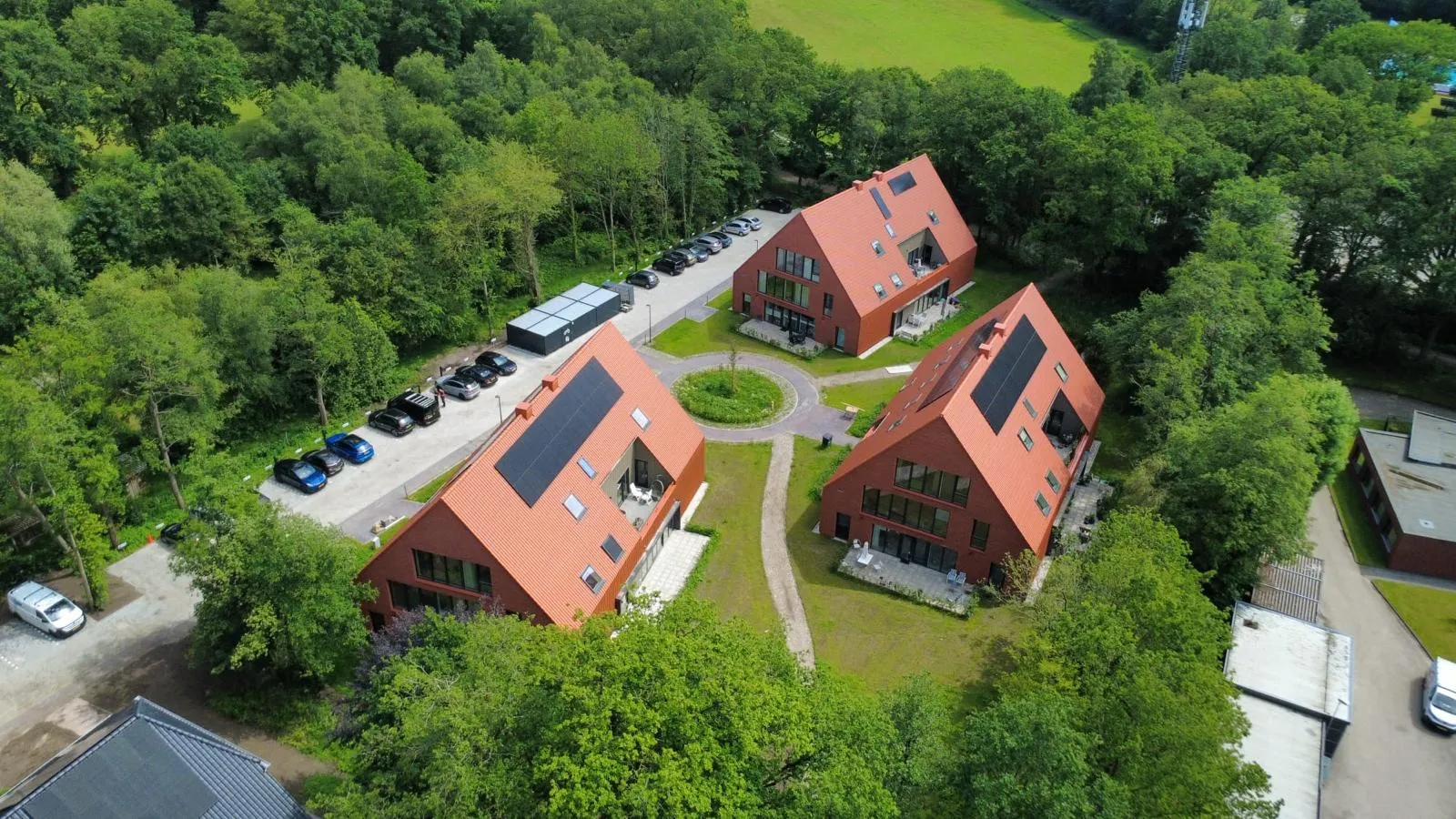 Project: Drie zorgwoningen  te Vries