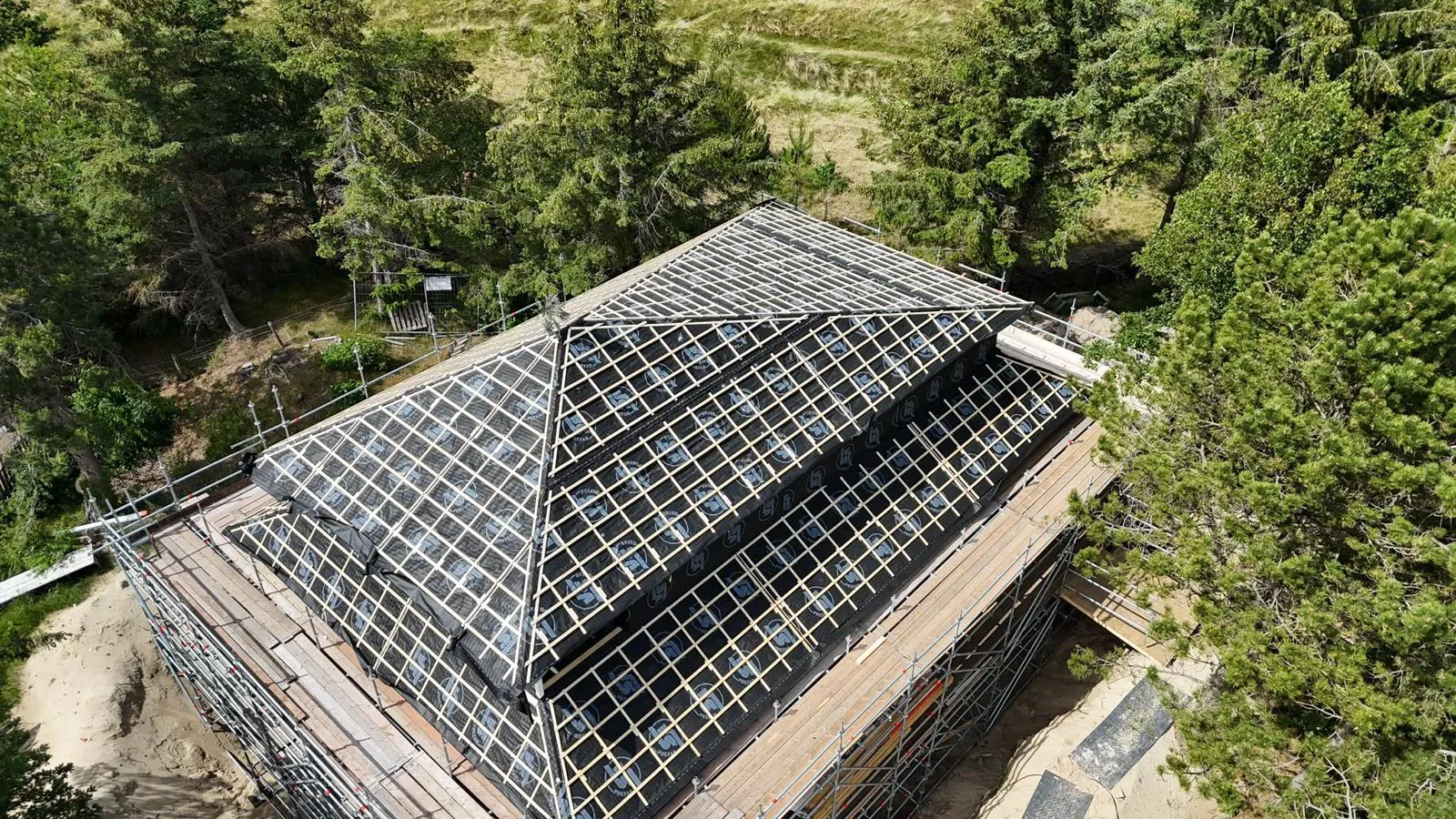 Project: Drie zorgwoningen  te Vries
